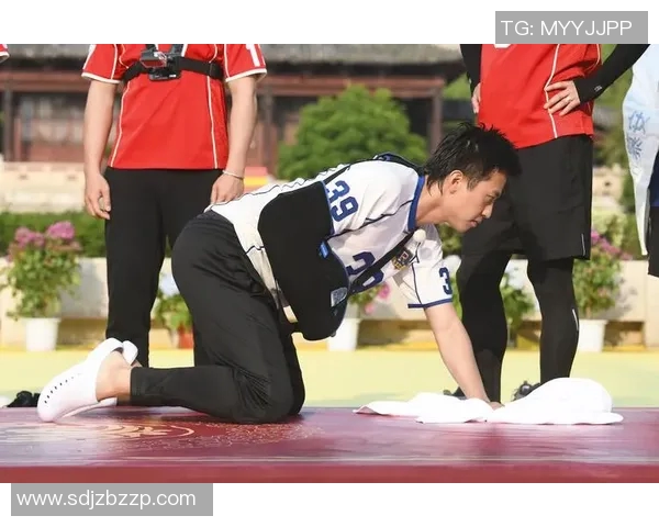 跑男节目中的足球明星是谁他在节目中的表现如何引发热议